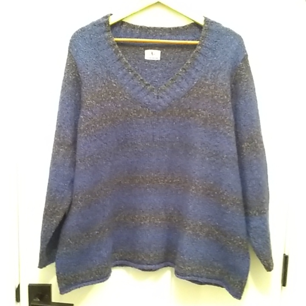 V Neck, DC Jeans Sweater, size 2X